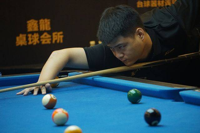 在球场上影 在球场上影