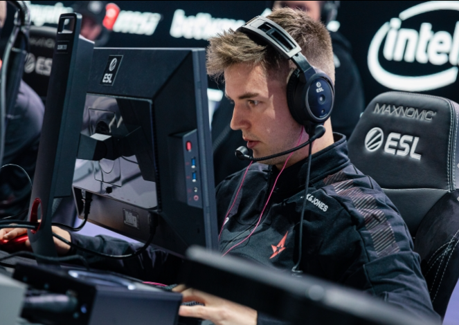 之间找到最 之间找到最